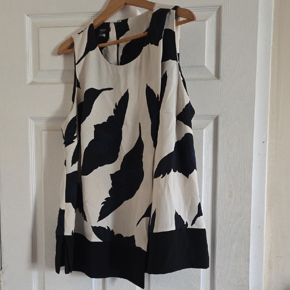 Elegant Black and White Leaf Print Tank Top